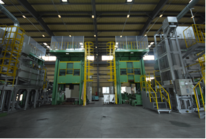 当社保有1,500トン溶湯鍛造プレス機