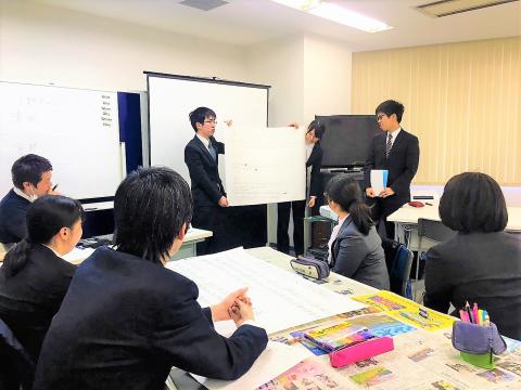 同期と学ぶ新人研修/研修期間後も3ヶ月に1回合同研修を実施しています!